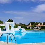 Курортный комплекс Pedras D'el Rei 3*